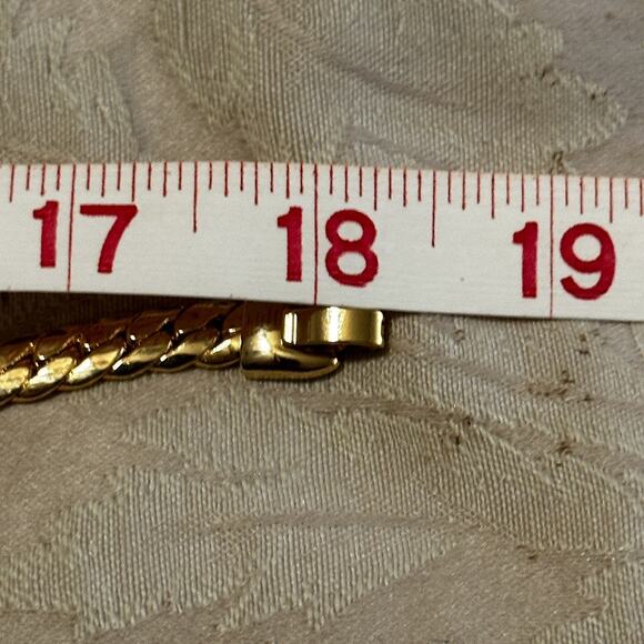 Park Lane Retrospect -TRIANGLE black/gold/cream pendant - Picture 6 of 6